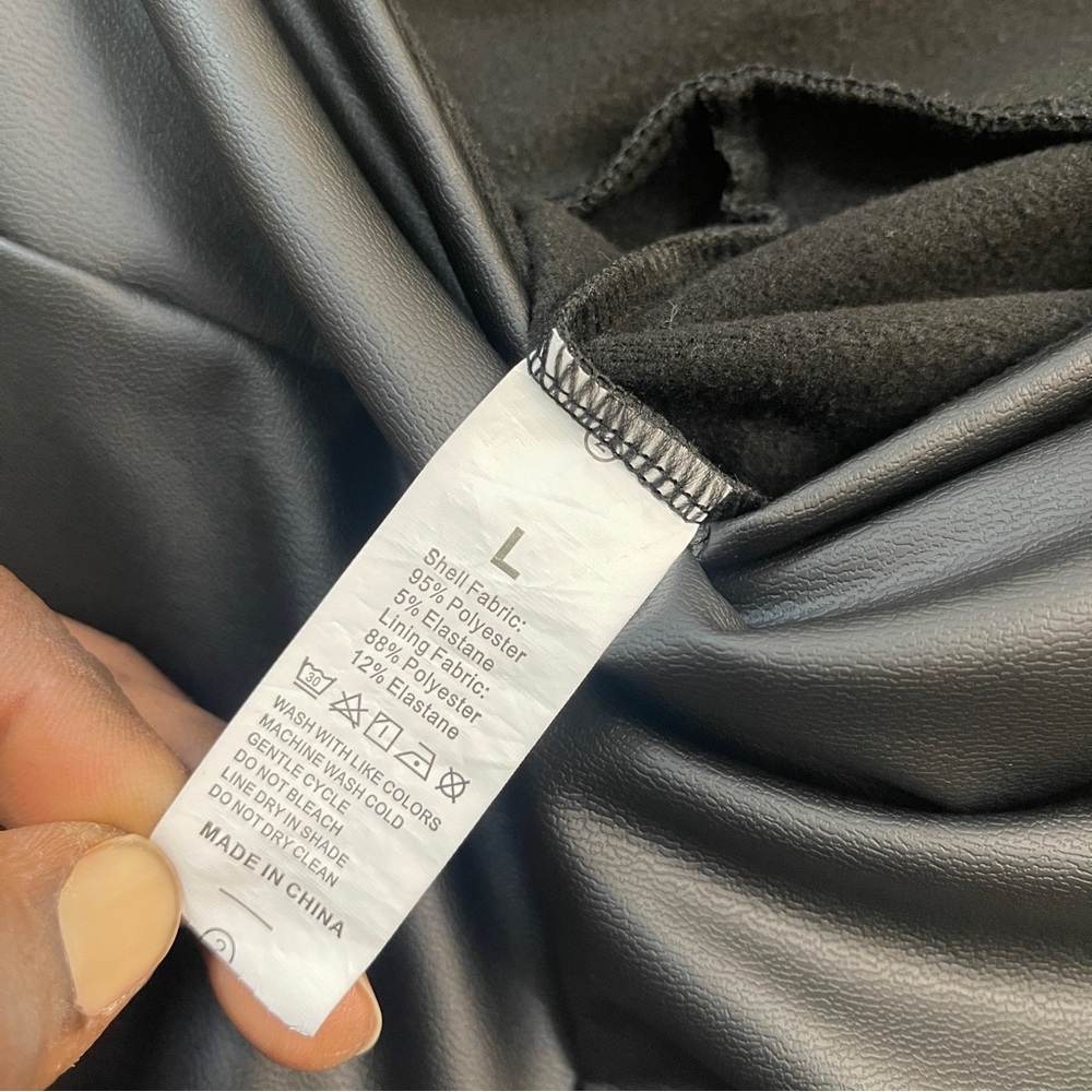 Black Faux leather legging/pants in size large - Picture 4 of 7